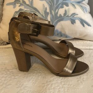 Bronze chunky heel shoes